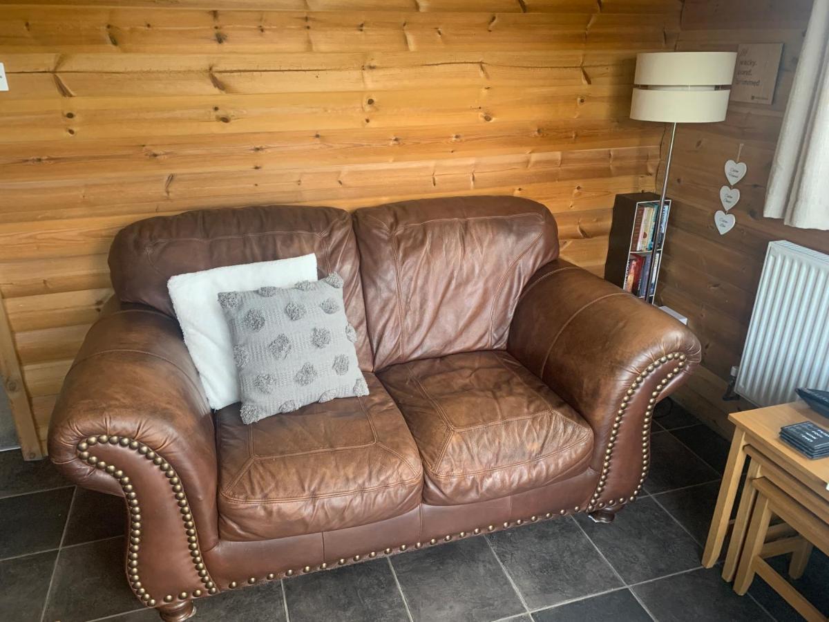 Swansea Log Cabin Pontardawe Exterior foto
