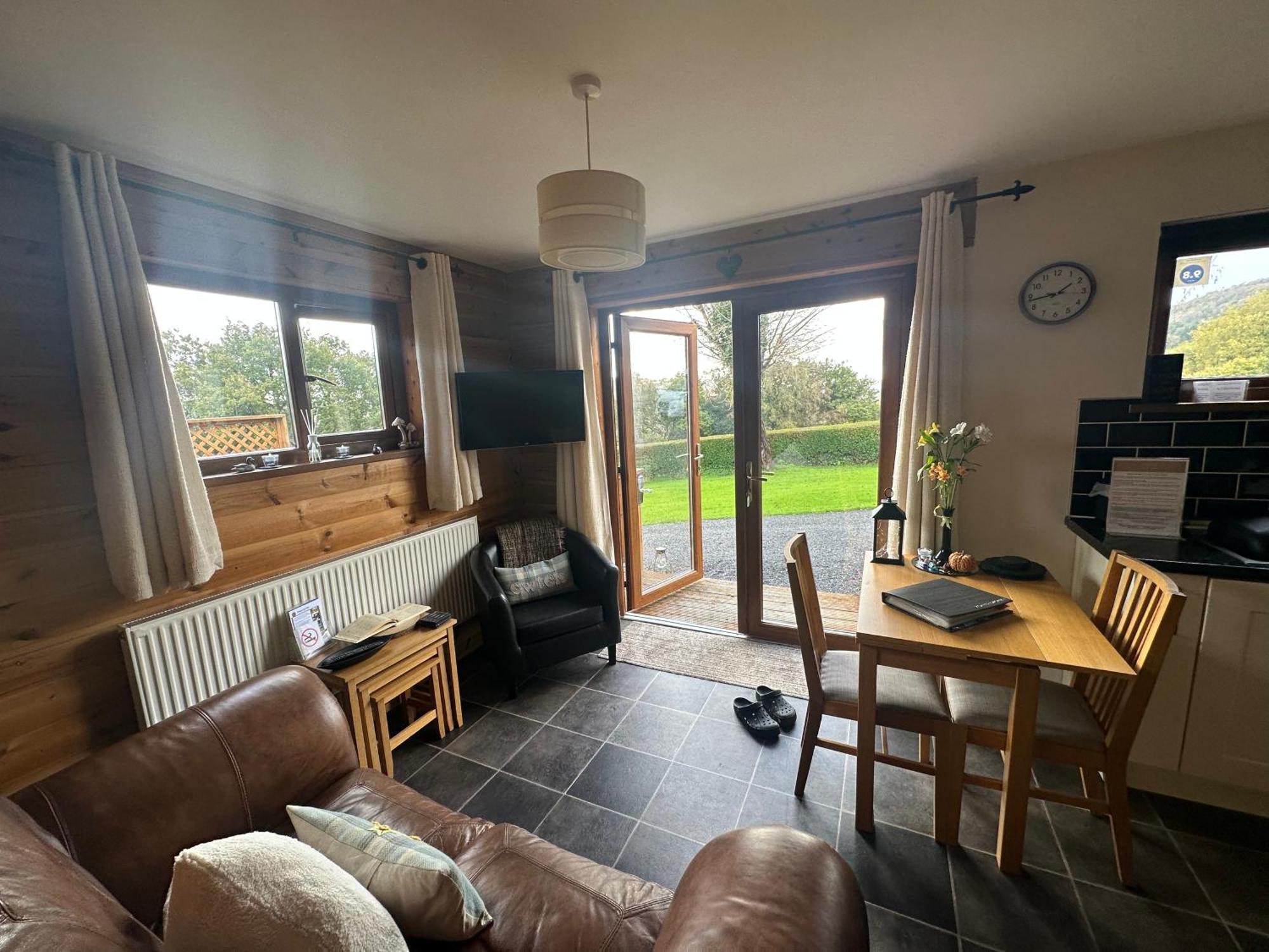 Swansea Log Cabin Pontardawe Exterior foto