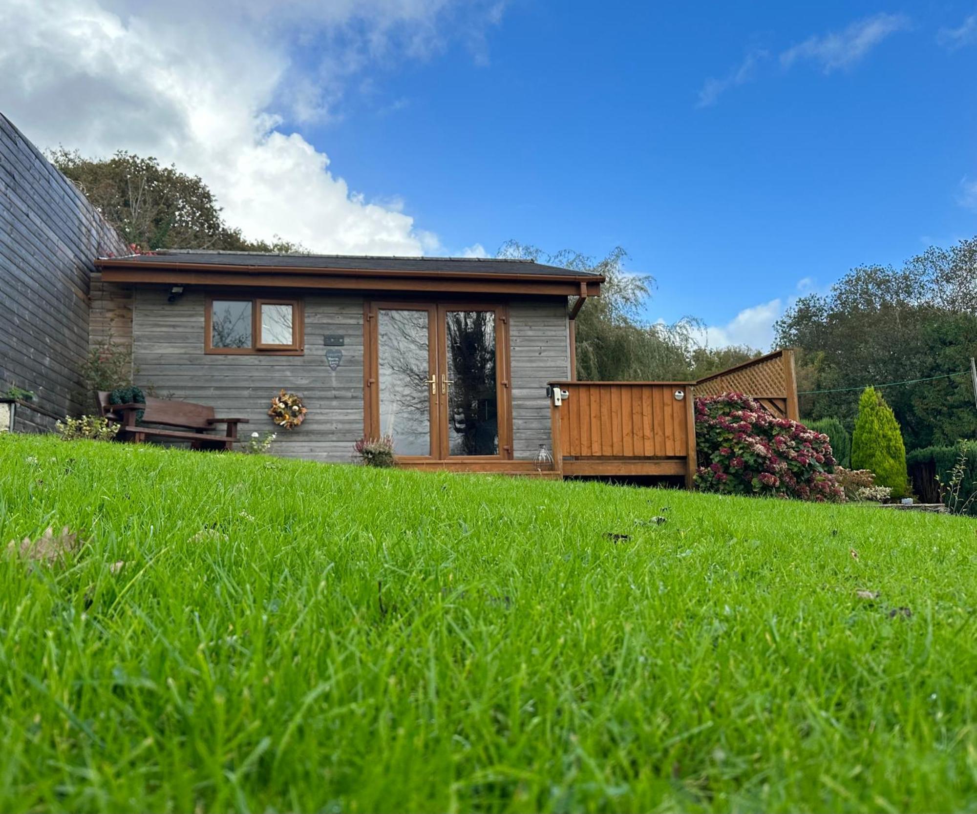 Swansea Log Cabin Pontardawe Exterior foto